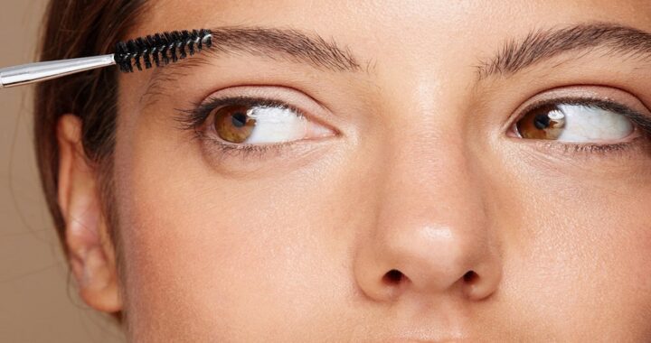 Maintain Gorgeously Groomed Eyebrows